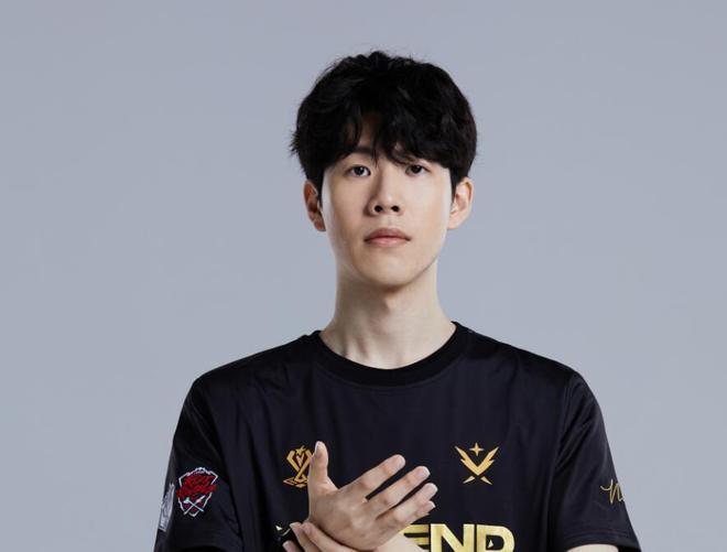 罗伯逊在某 罗伯逊在某