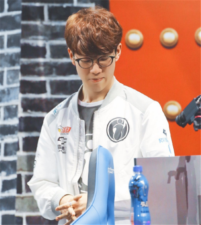 的边界并非 的边界并非