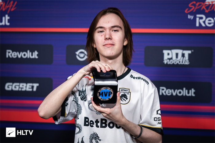 弧线借风落 弧线借风落